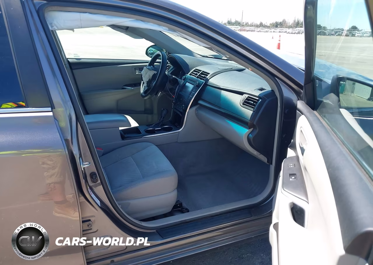 2017 Toyota Camry Le VIN:4T1BF1FK3HU670230 - 5