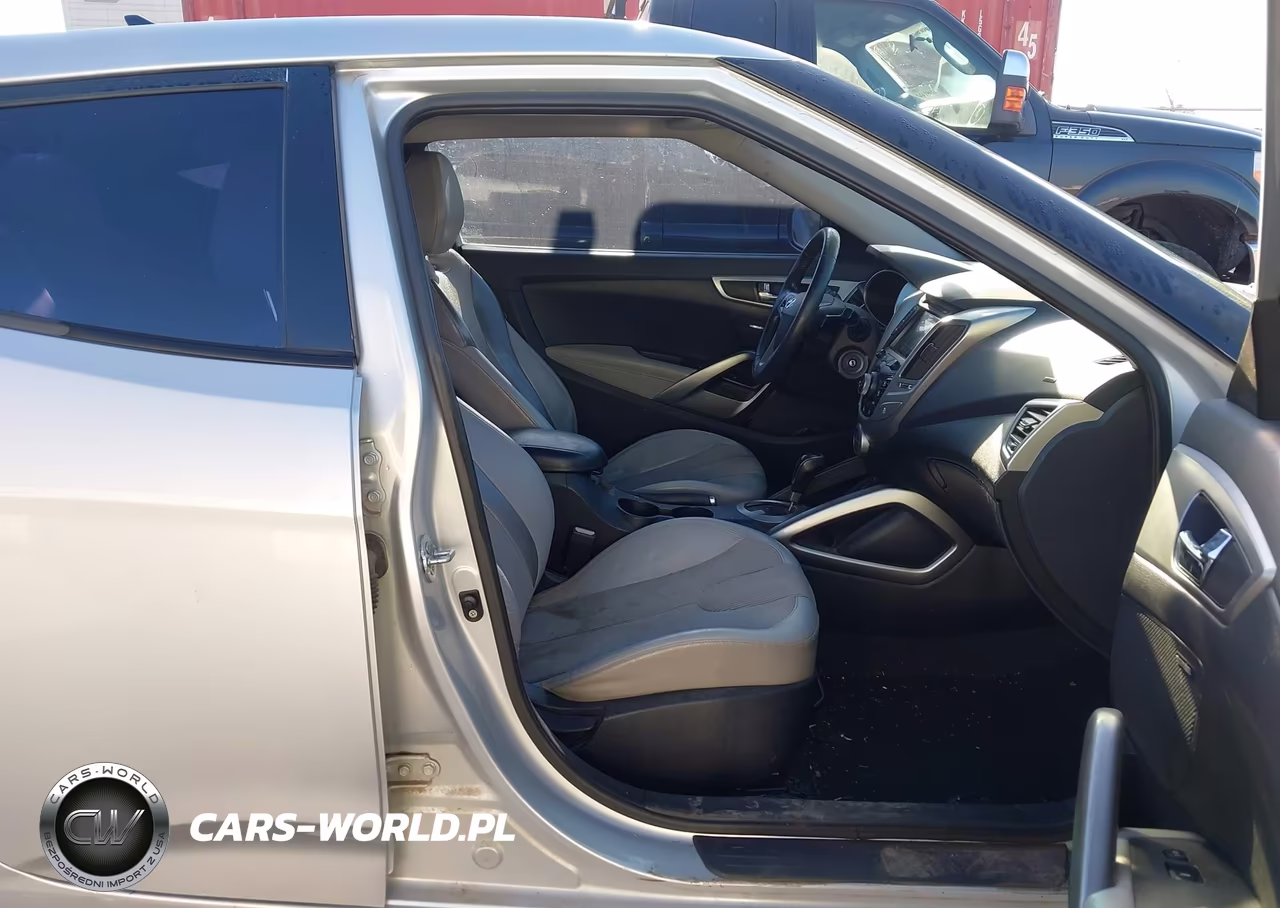 2012 Hyundai Veloster Base W-Gray VIN:KMHTC6ADXCU045593 - 5