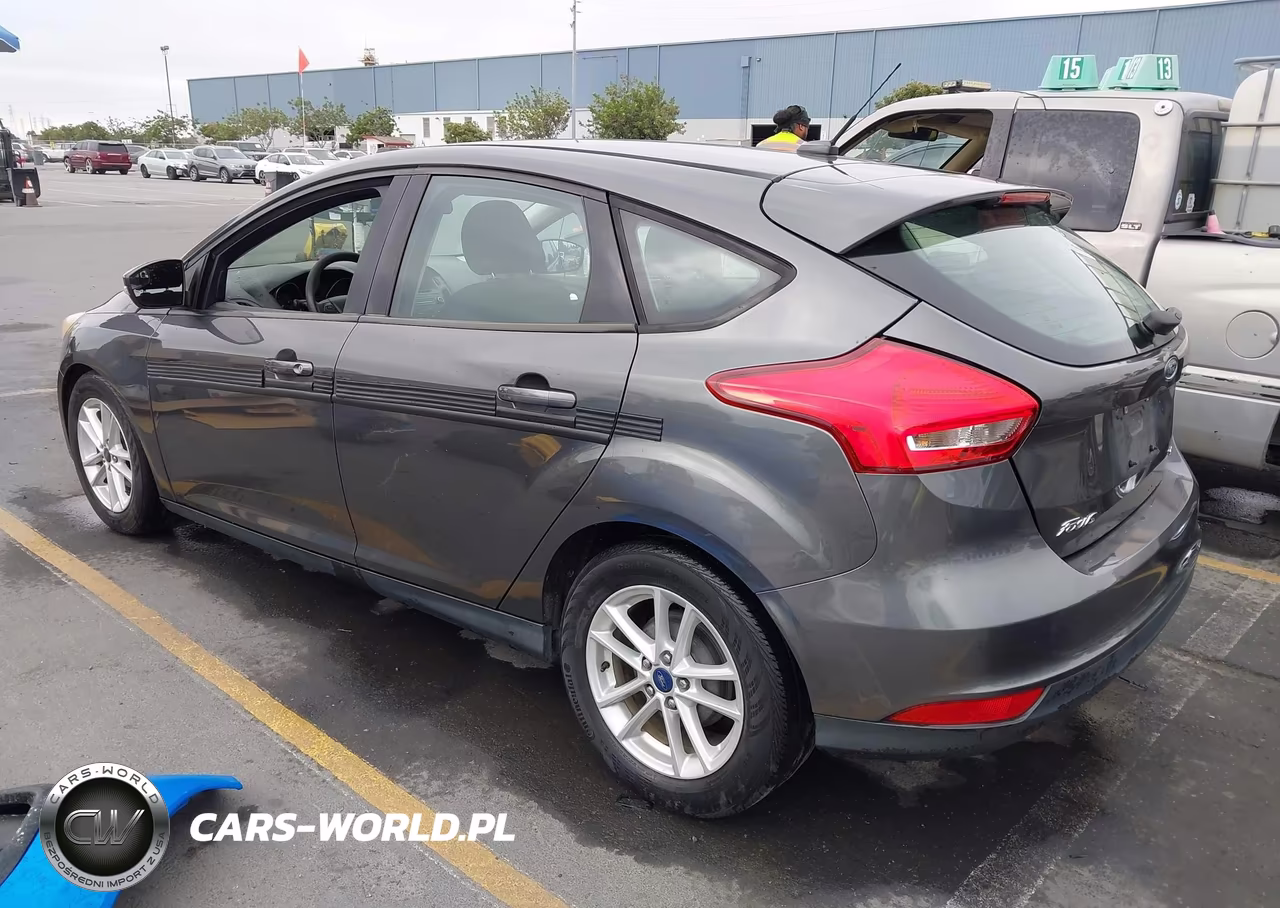 2017 Ford Focus Se VIN:1FADP3K26HL206534 - 3