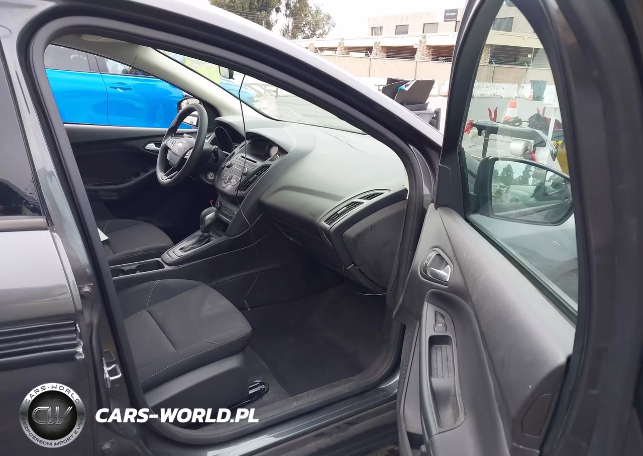 2017 Ford Focus Se VIN:1FADP3K26HL206534 - 5