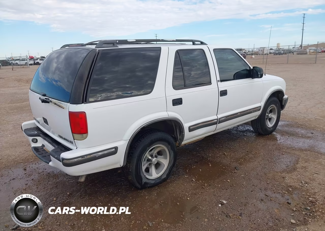 1999 Chevrolet Blazer Ls VIN:1GNCS13W8X2151297 - 4