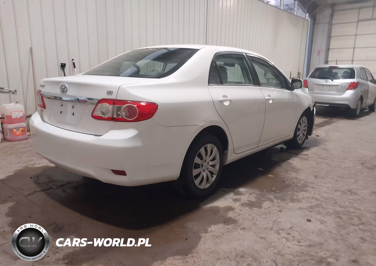 2013 Toyota Corolla Le VIN:5YFBU4EEXDP088995 - 4