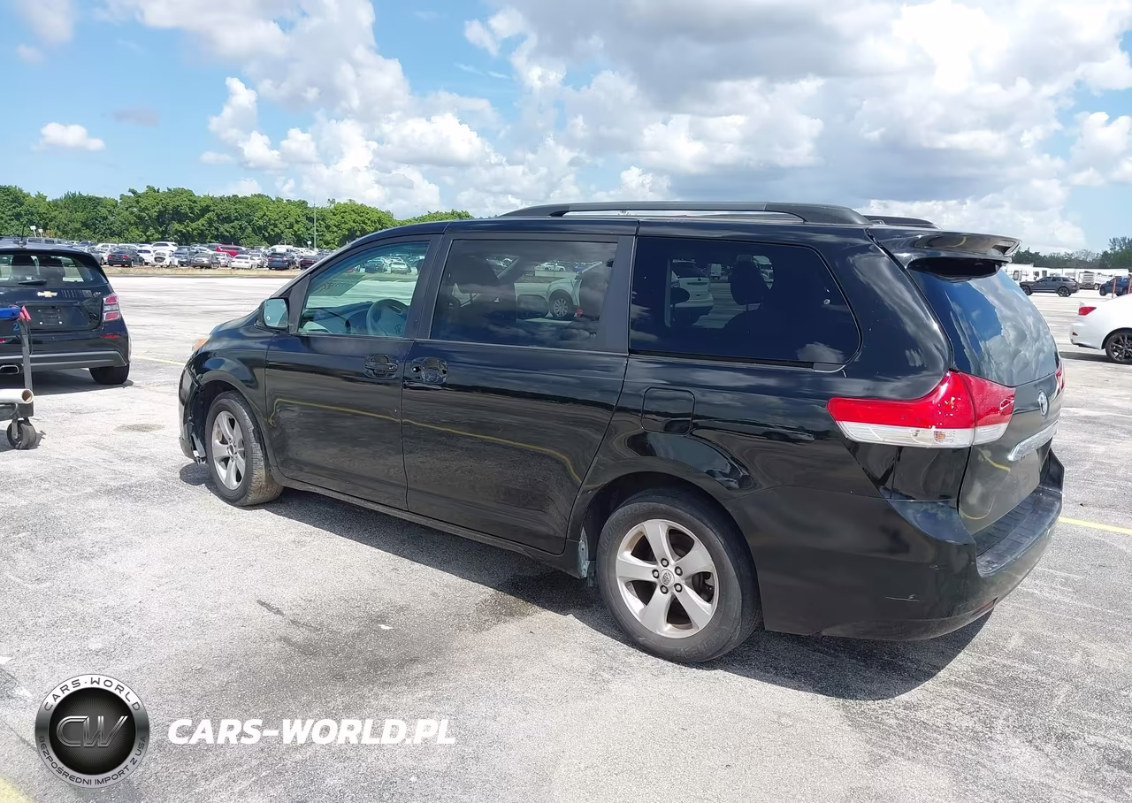 2012 Toyota Sienna Le V6 8 Passenger VIN:5TDKK3DC0CS197424 - 3