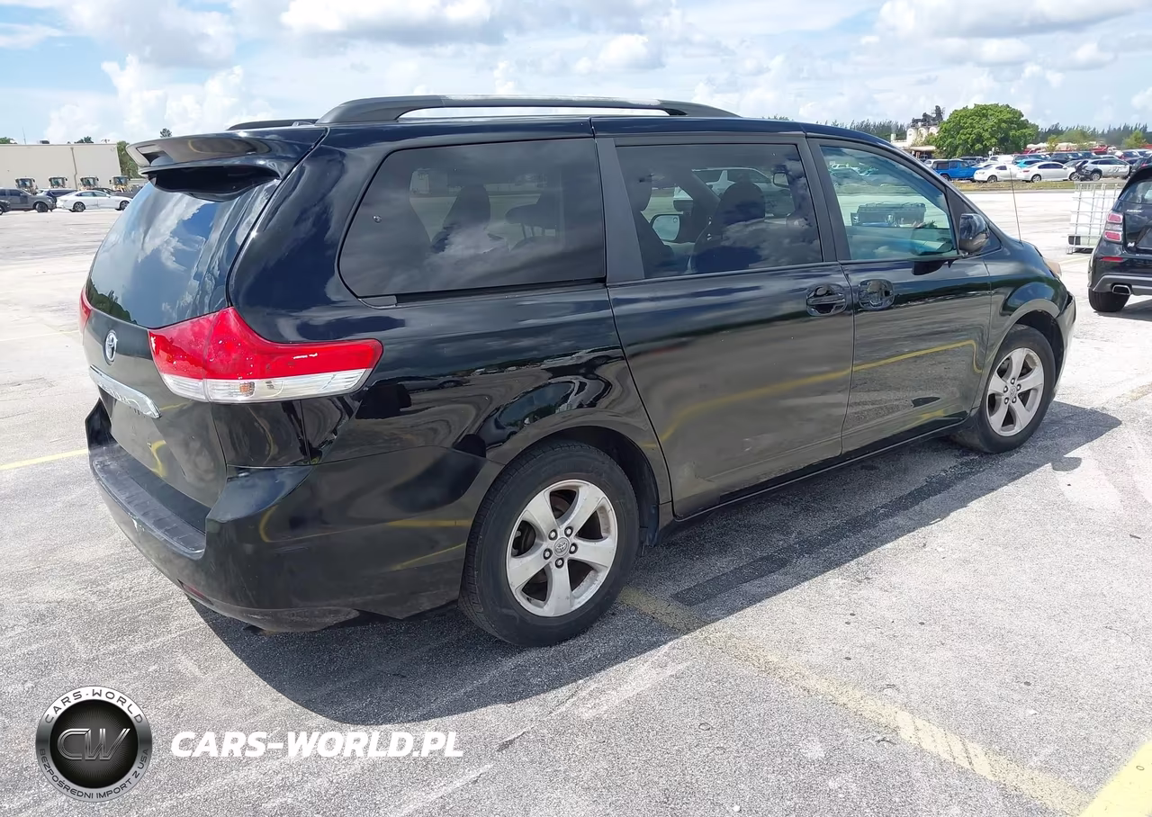 2012 Toyota Sienna Le V6 8 Passenger VIN:5TDKK3DC0CS197424 - 4