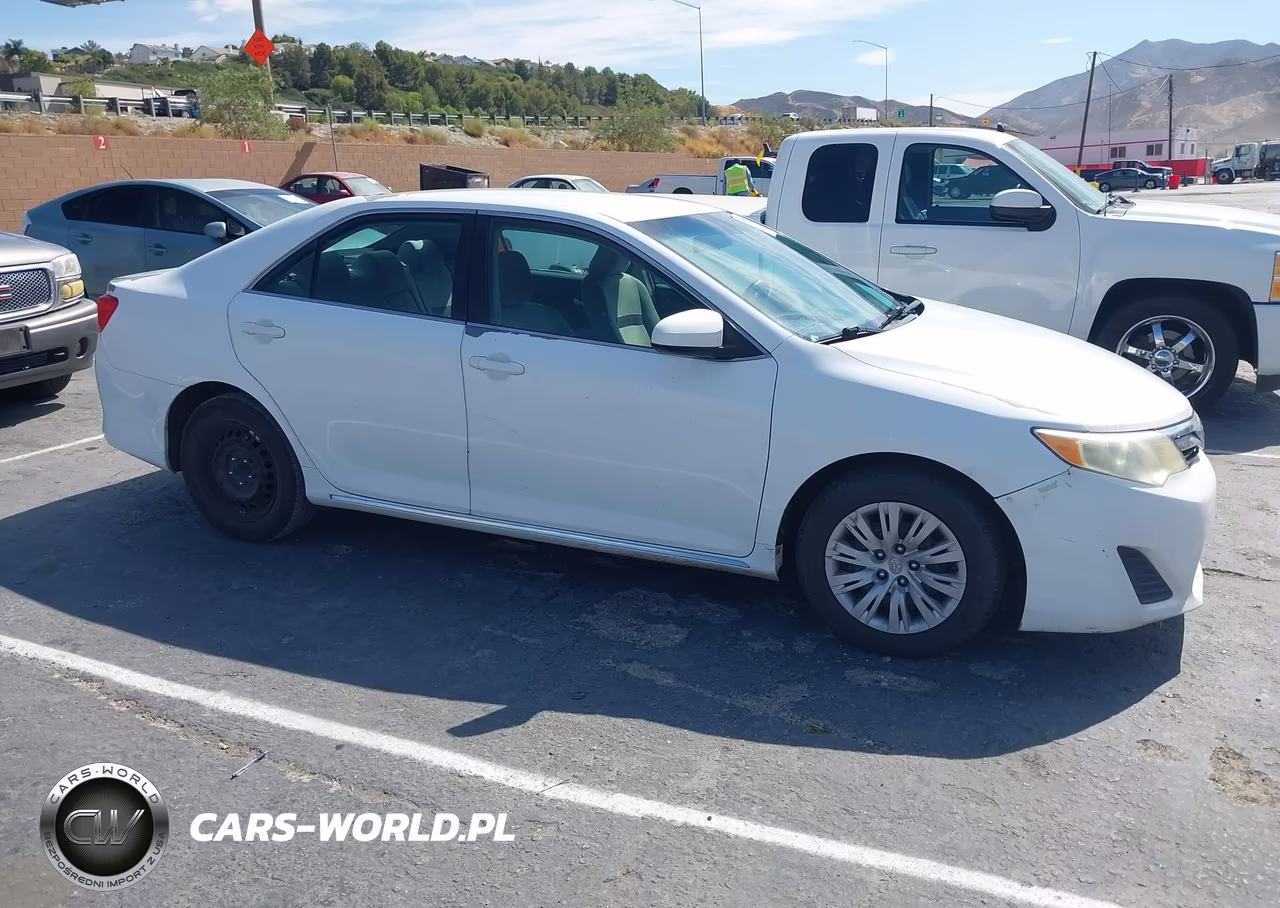 2014 Toyota Camry Le VIN:4T4BF1FKXER439763 - 13