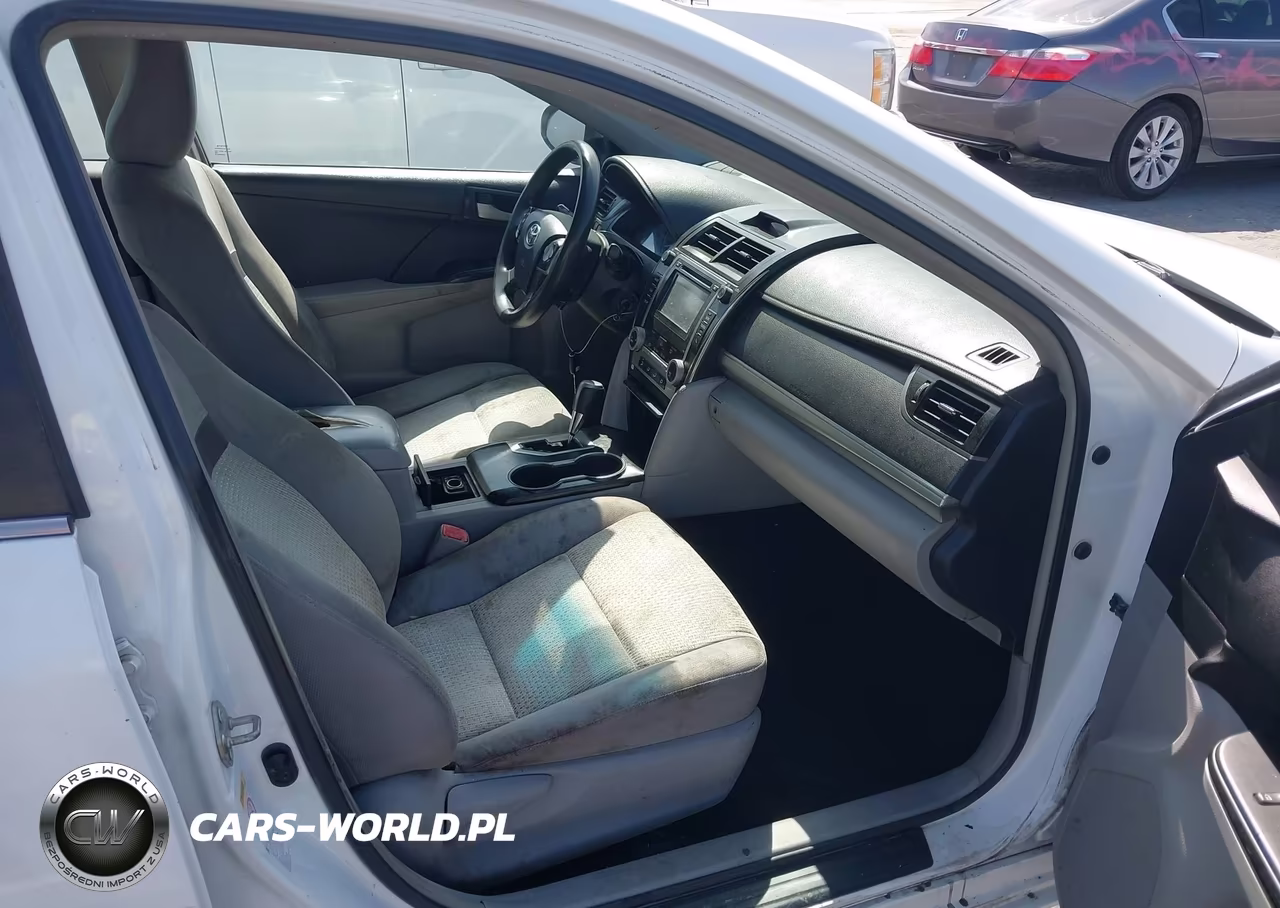 2014 Toyota Camry Le VIN:4T4BF1FKXER439763 - 5