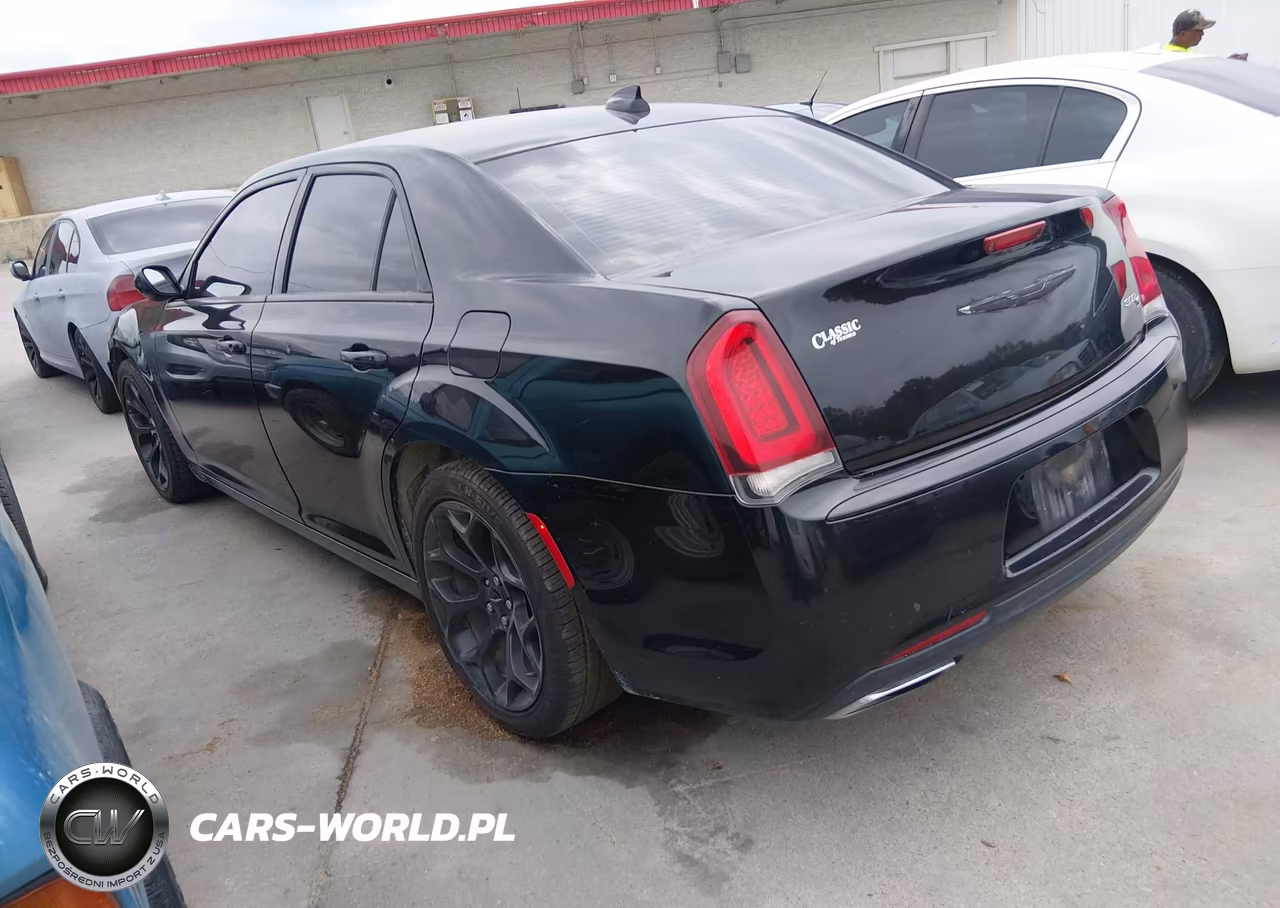 2016 Chrysler 300 300S VIN:2C3CCABG7GH358145 - 3