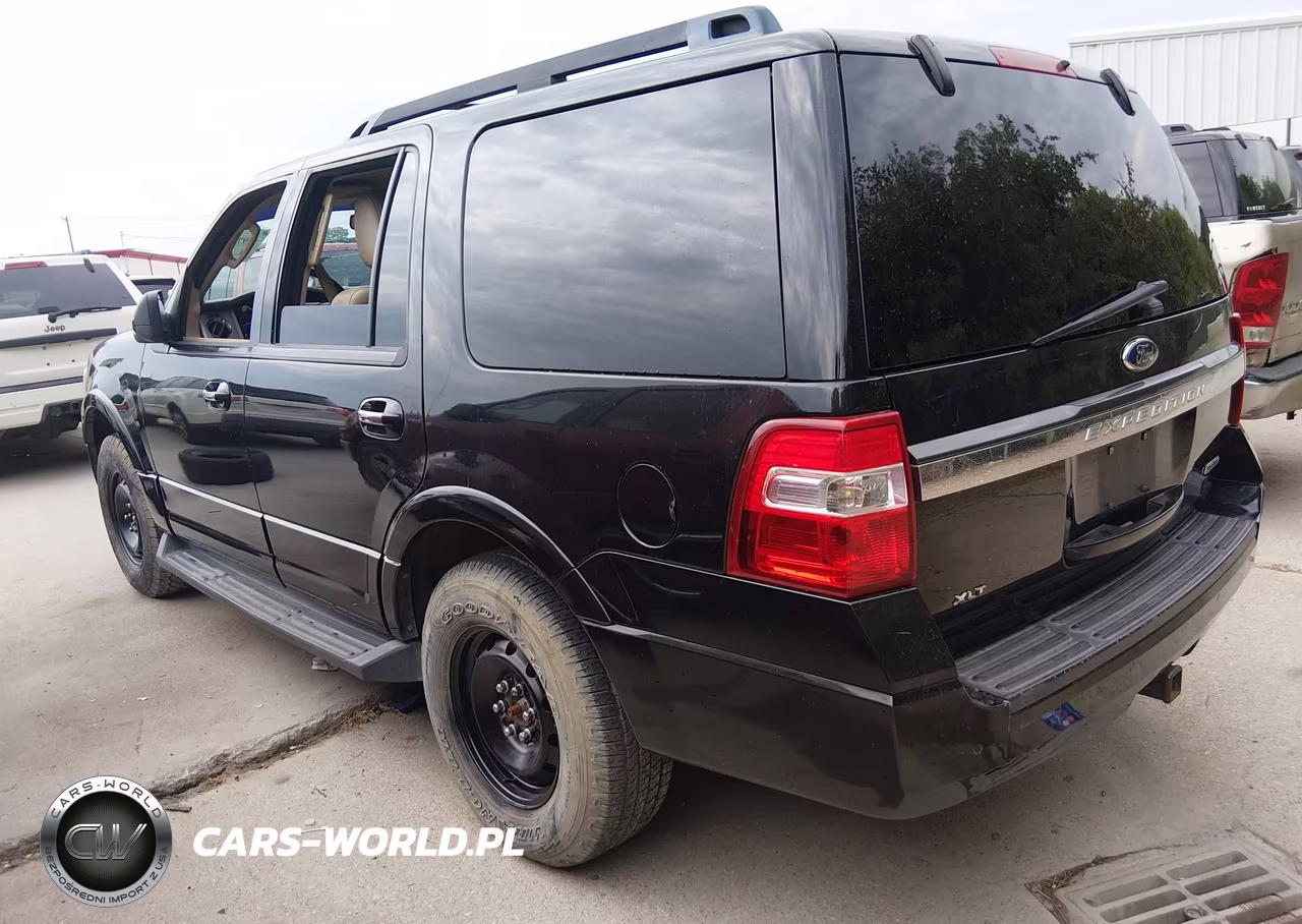 2015 Ford Expedition Xlt VIN:1FMJU1HT2FEF20463 - 3