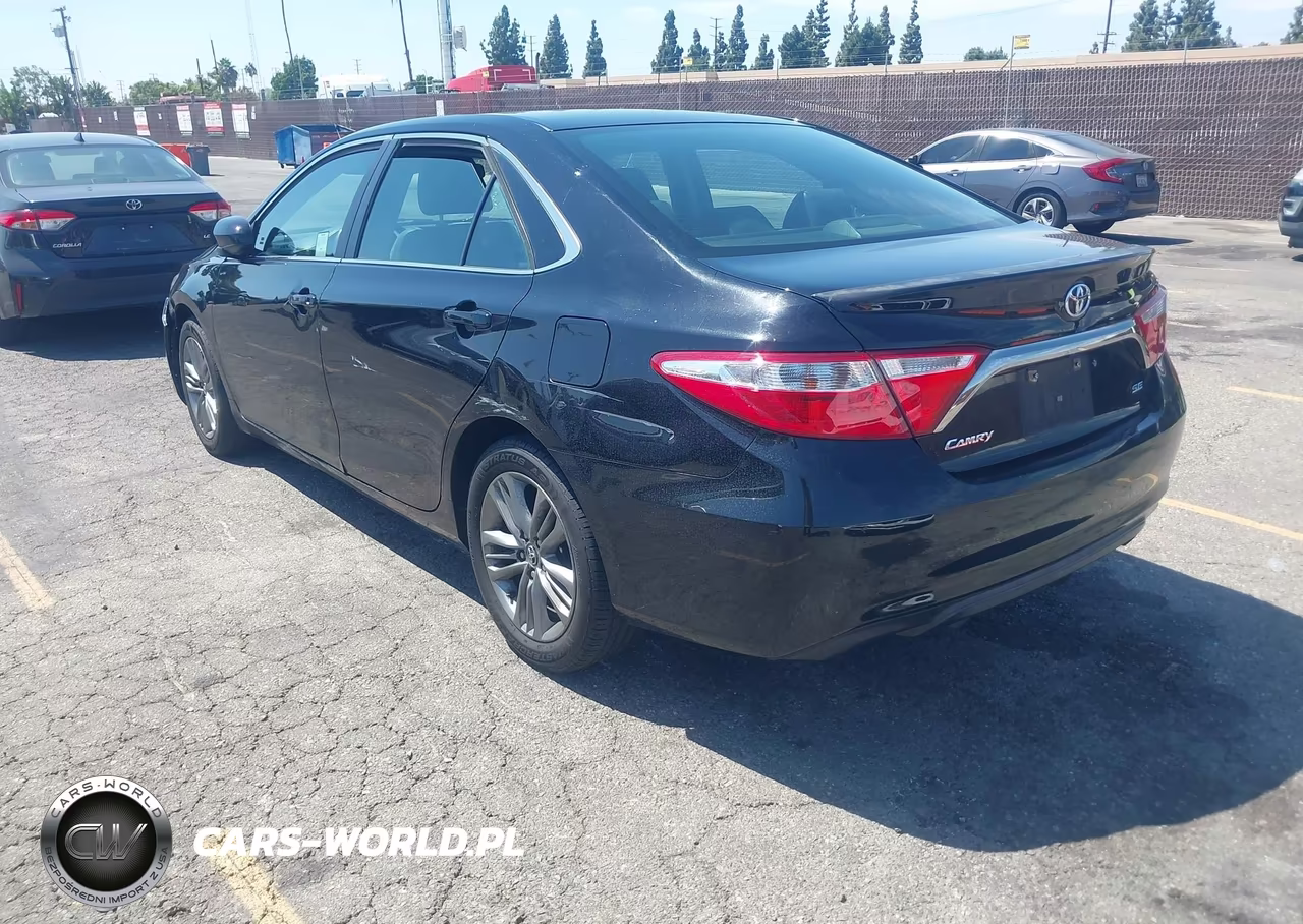 2016 Toyota Camry Se VIN:4T1BF1FK0GU220999 - 3