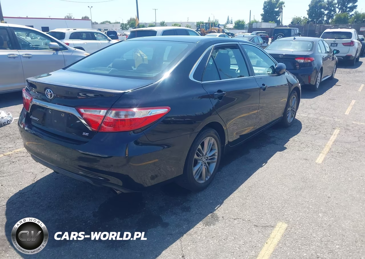 2016 Toyota Camry Se VIN:4T1BF1FK0GU220999 - 4