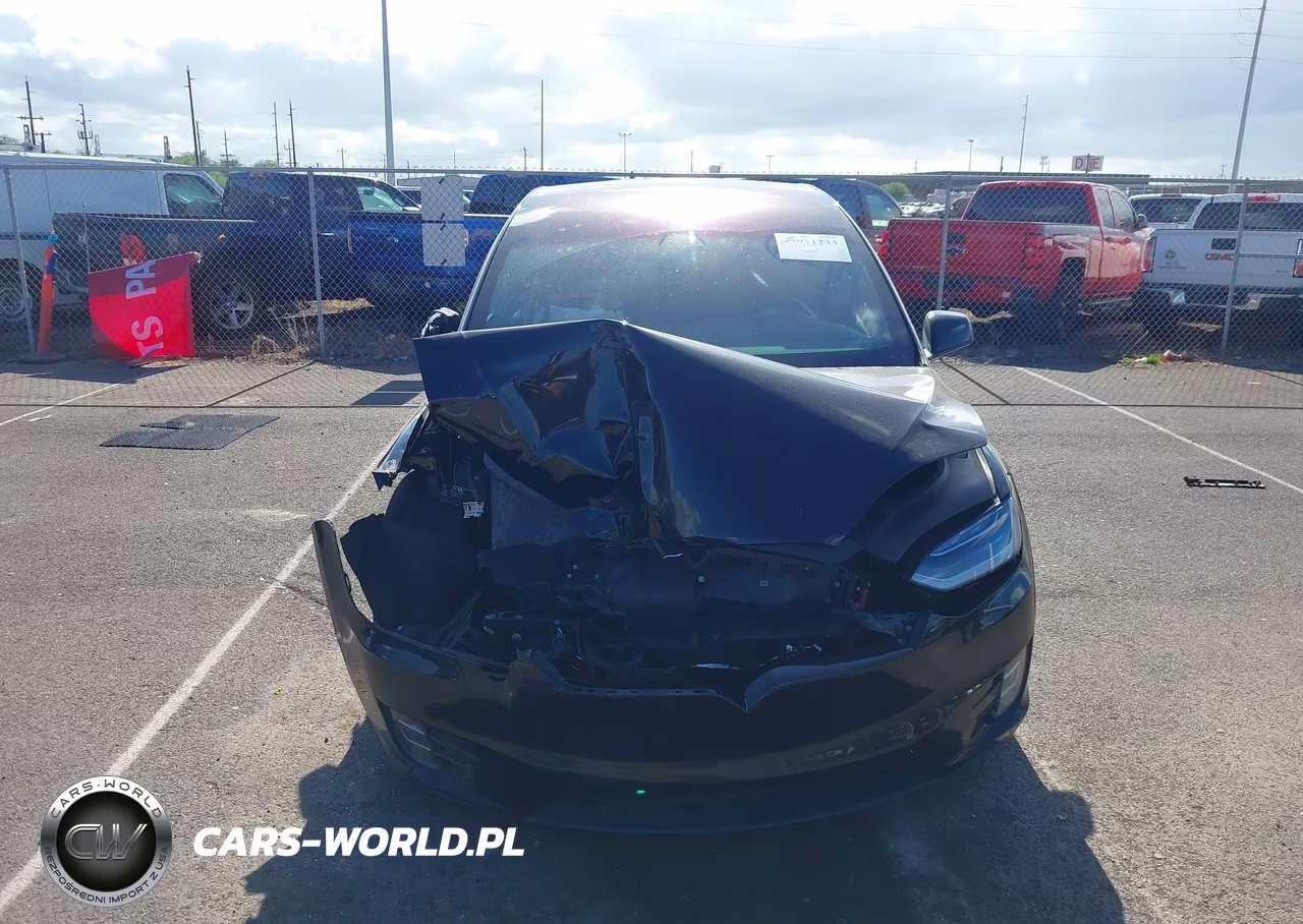 2020 Tesla Model X VIN:5YJXCBE25LF216525 - 11