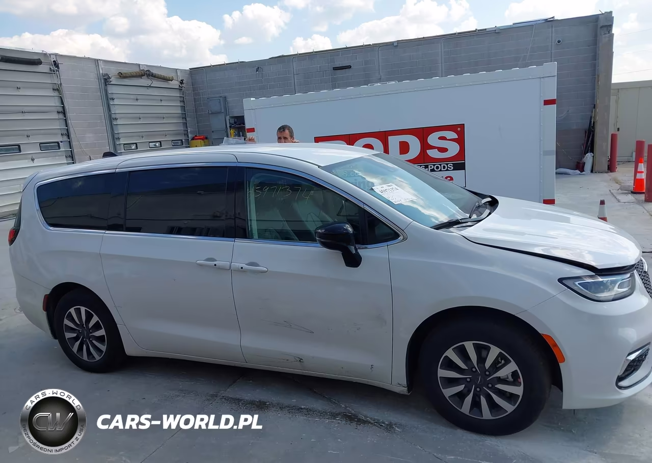 2024 Chrysler Pacifica Hybrid Select VIN:2C4RC1S78RR198277 - 13