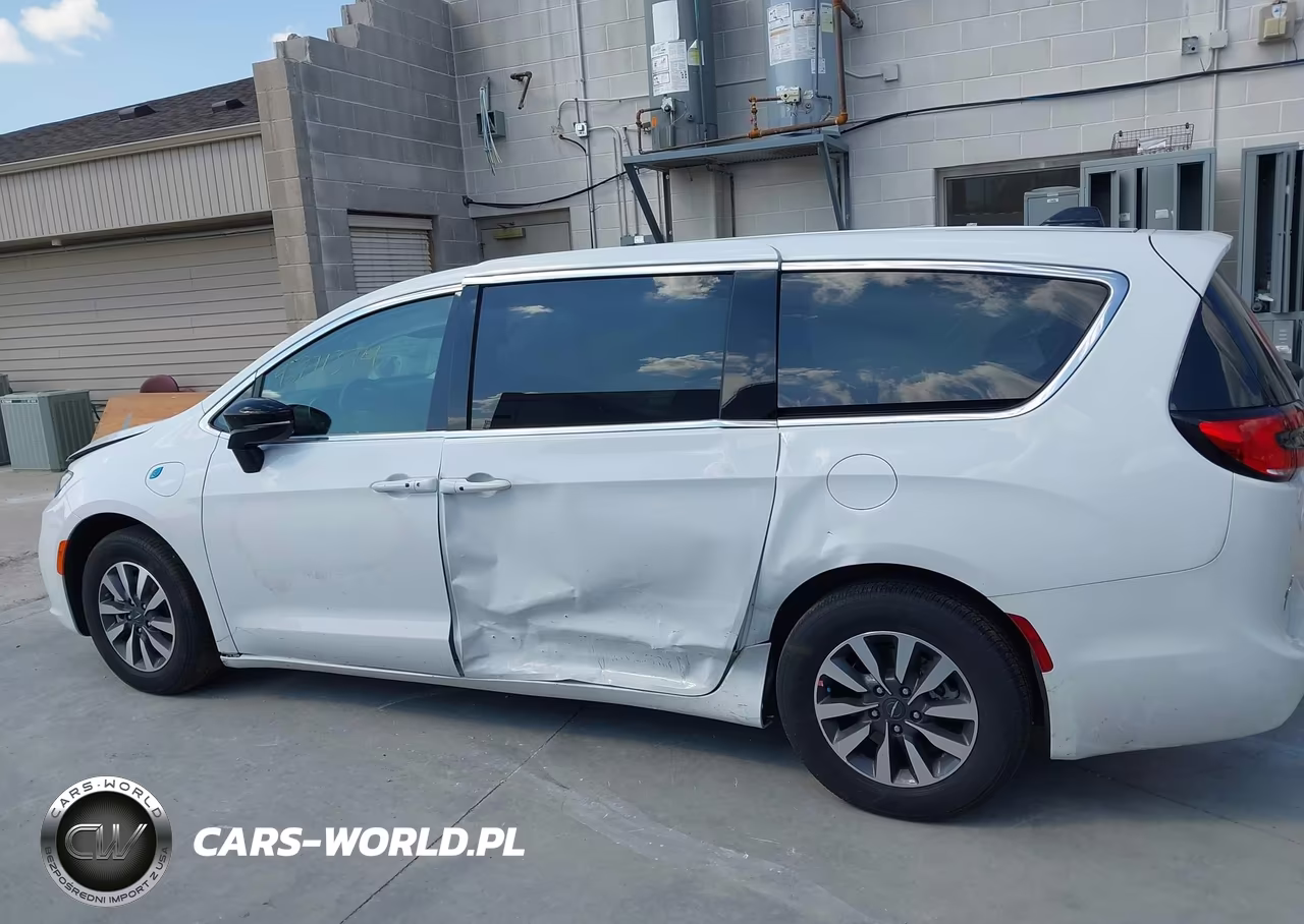2024 Chrysler Pacifica Hybrid Select VIN:2C4RC1S78RR198277 - 14
