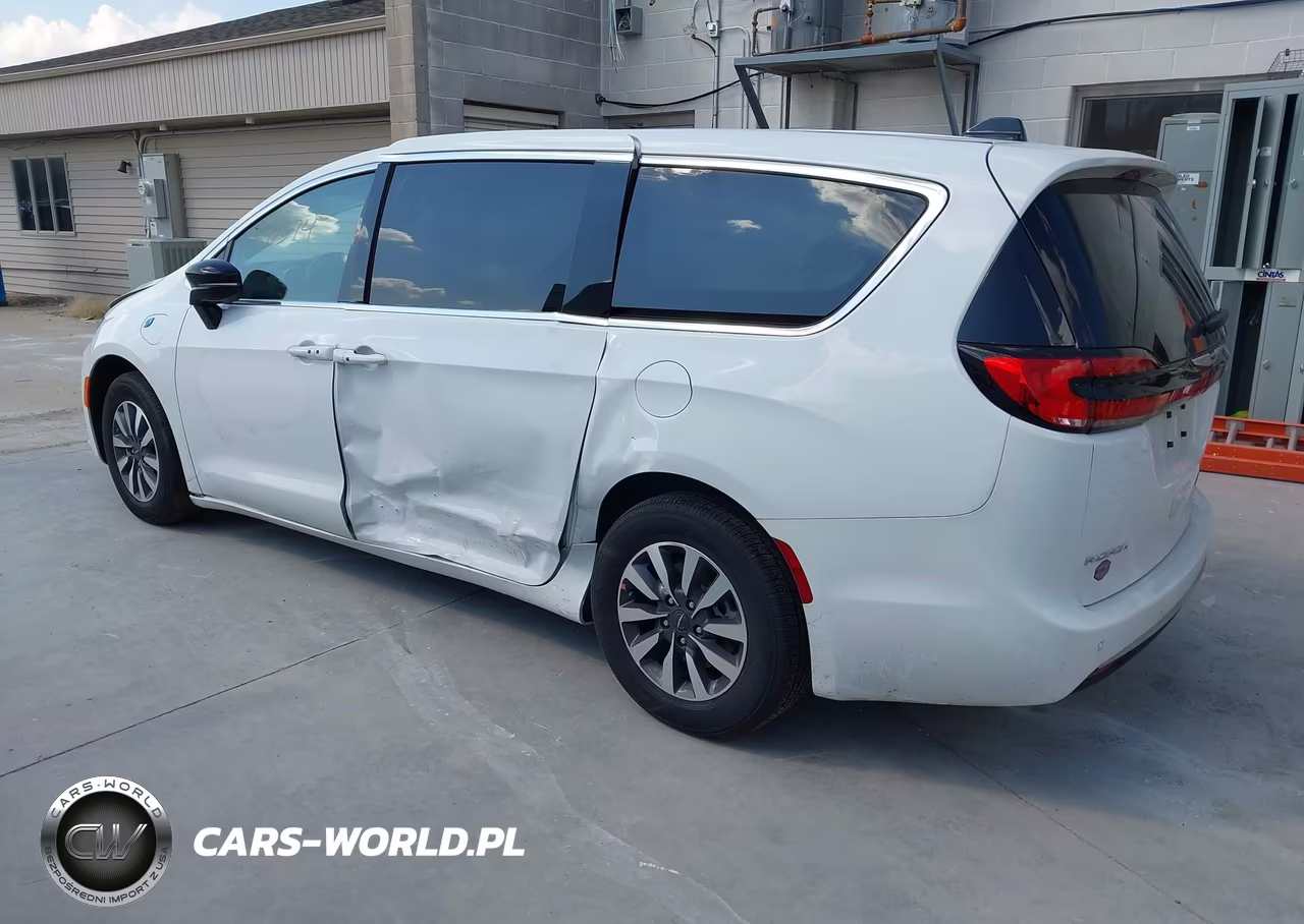 2024 Chrysler Pacifica Hybrid Select VIN:2C4RC1S78RR198277 - 3