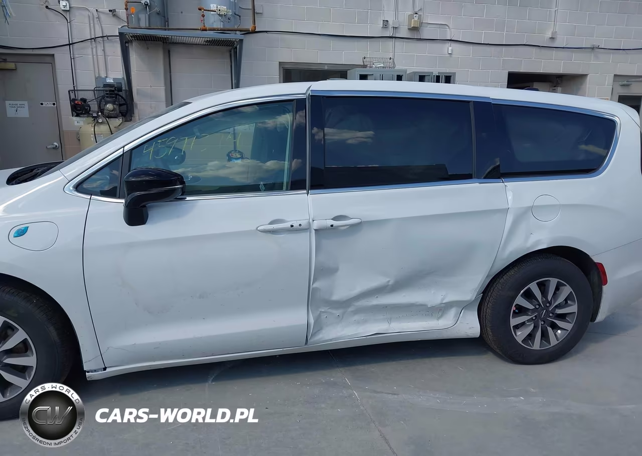 2024 Chrysler Pacifica Hybrid Select VIN:2C4RC1S78RR198277 - 6
