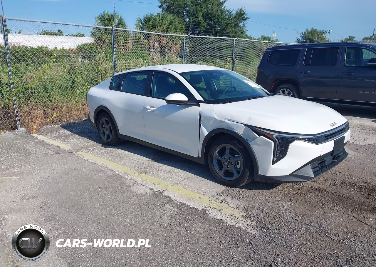 2025 Kia K4 Lxs VIN:3KPFT4DE0SE157679 - 1