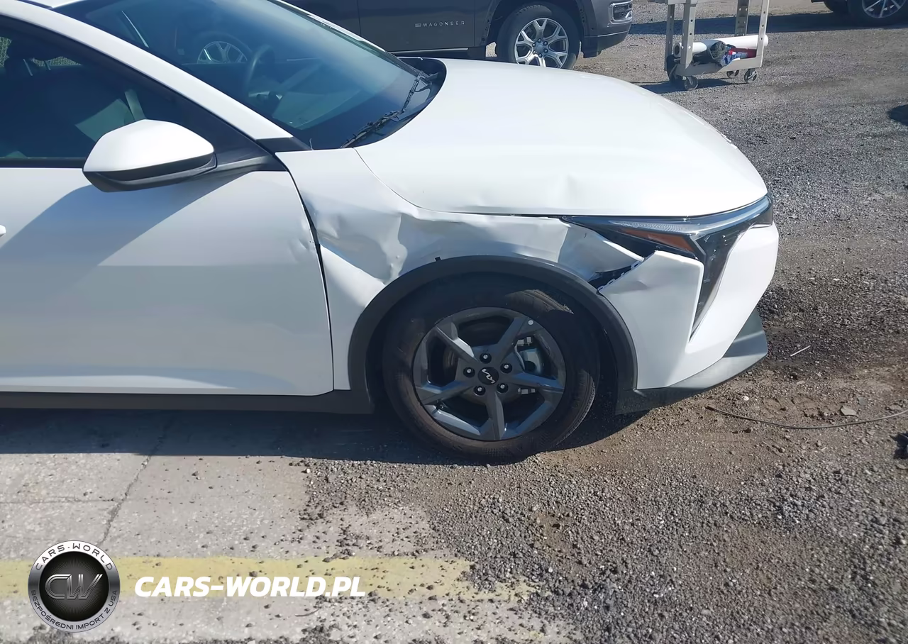 2025 Kia K4 Lxs VIN:3KPFT4DE0SE157679 - 17