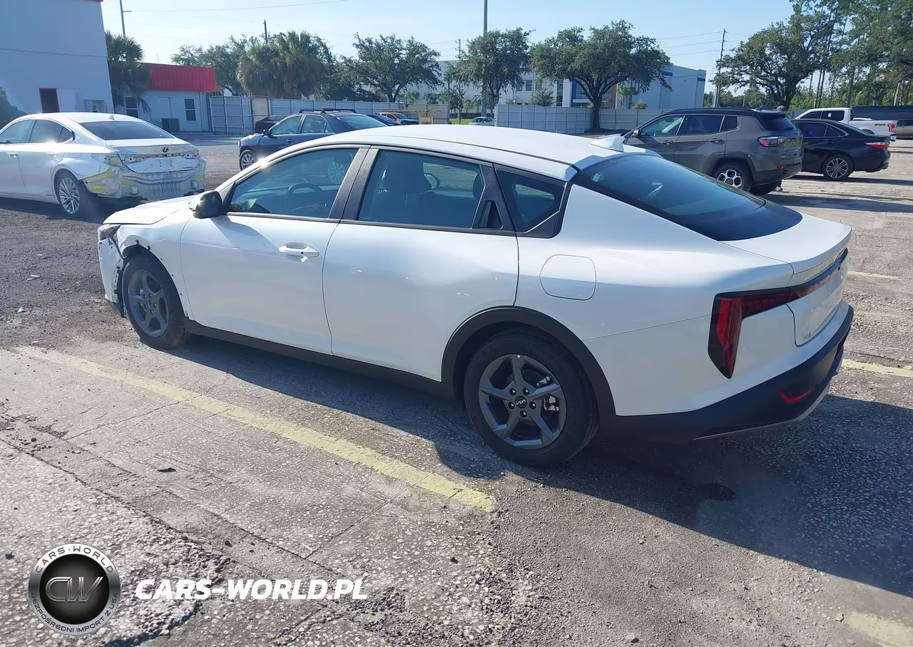 2025 Kia K4 Lxs VIN:3KPFT4DE0SE157679 - 3