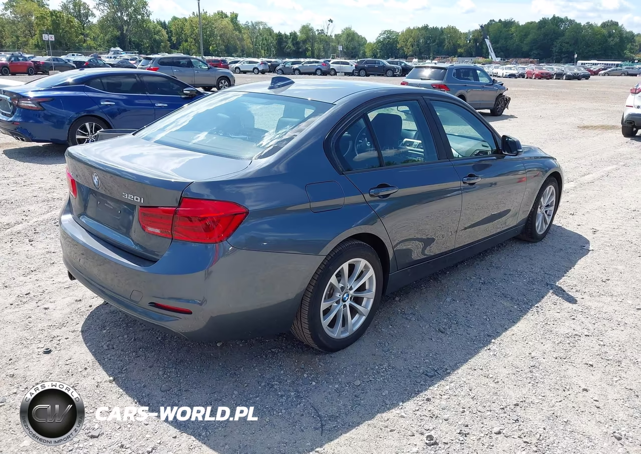 2016 BMW 320I xDrive VIN:WBA8E5G58GNT93081 - 4