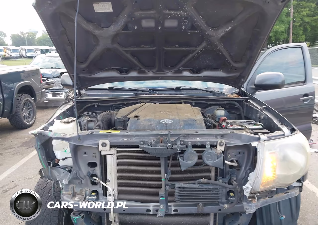 2011 Toyota Tacoma Base V6 VIN:5TFLU4ENXBX015032 - 10