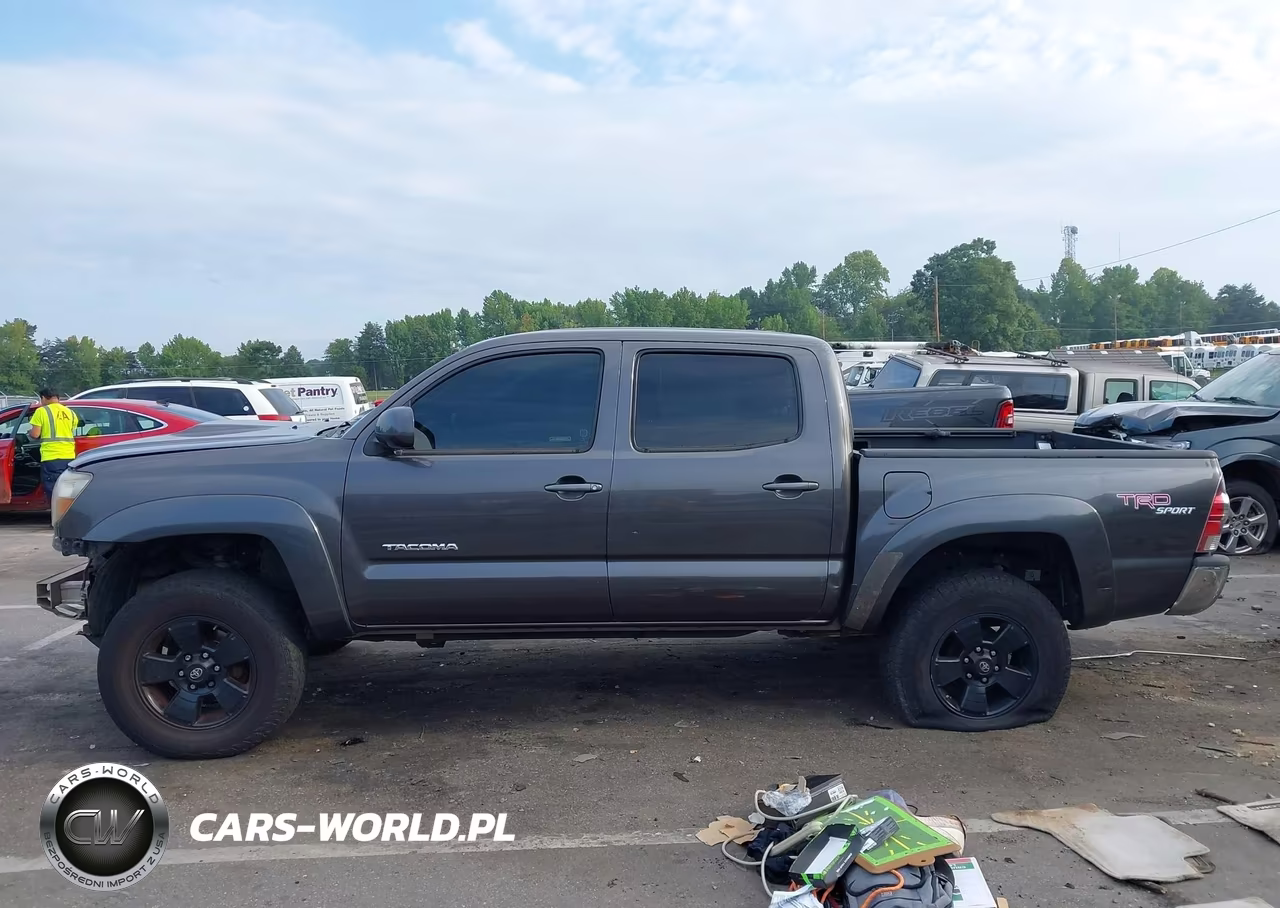 2011 Toyota Tacoma Base V6 VIN:5TFLU4ENXBX015032 - 15