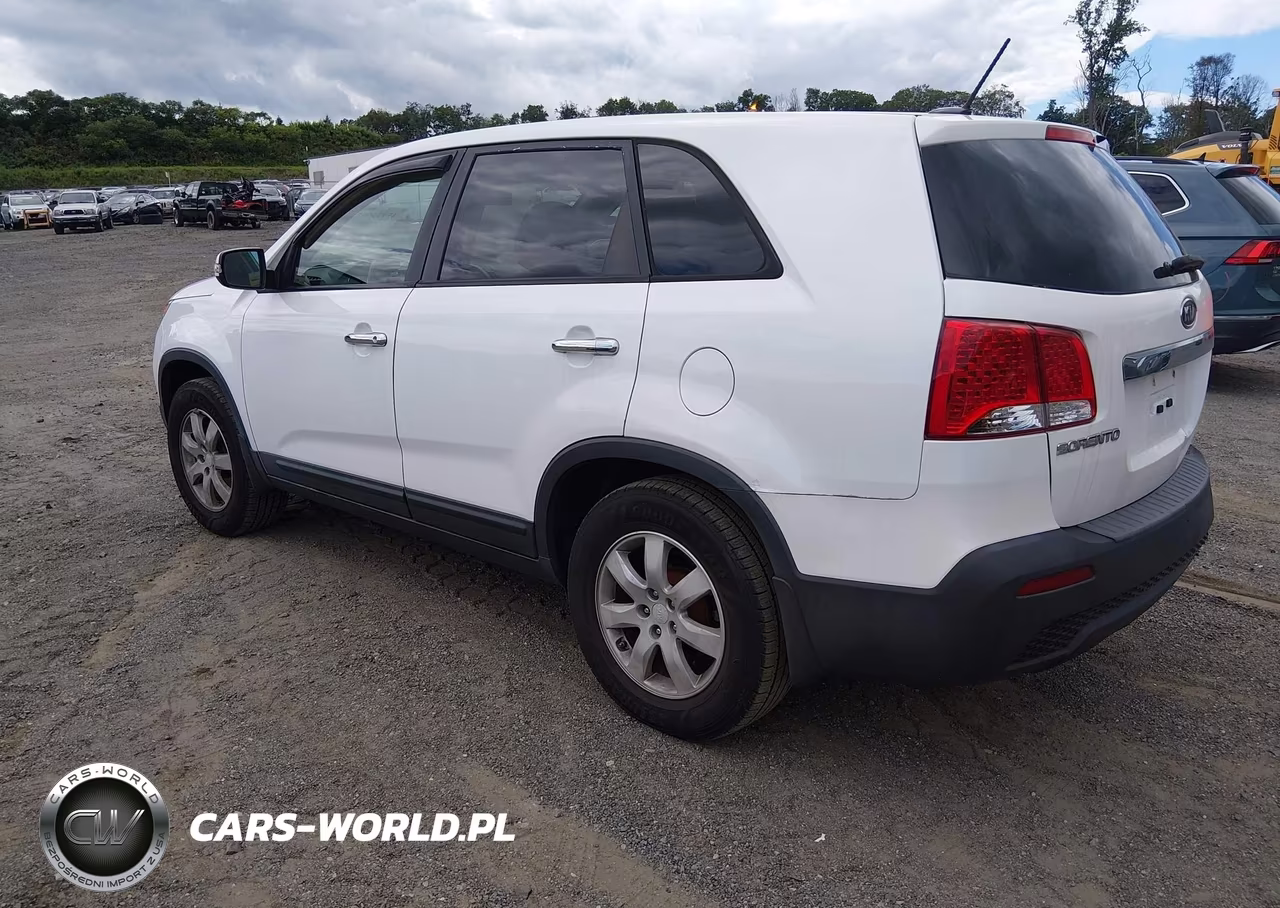 2011 Kia Sorento Lx VIN:5XYKT3A14BG184798 - 3