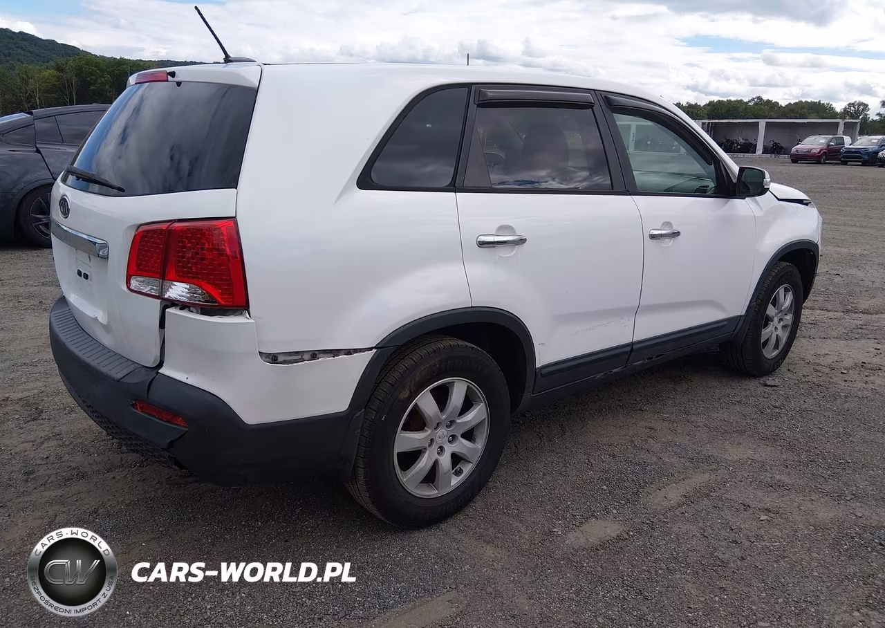 2011 Kia Sorento Lx VIN:5XYKT3A14BG184798 - 4