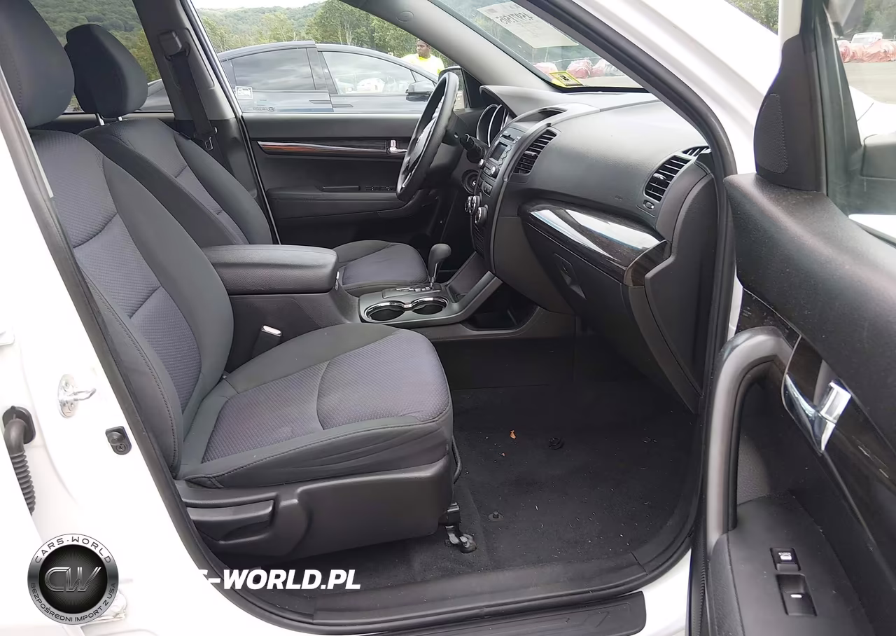 2011 Kia Sorento Lx VIN:5XYKT3A14BG184798 - 5