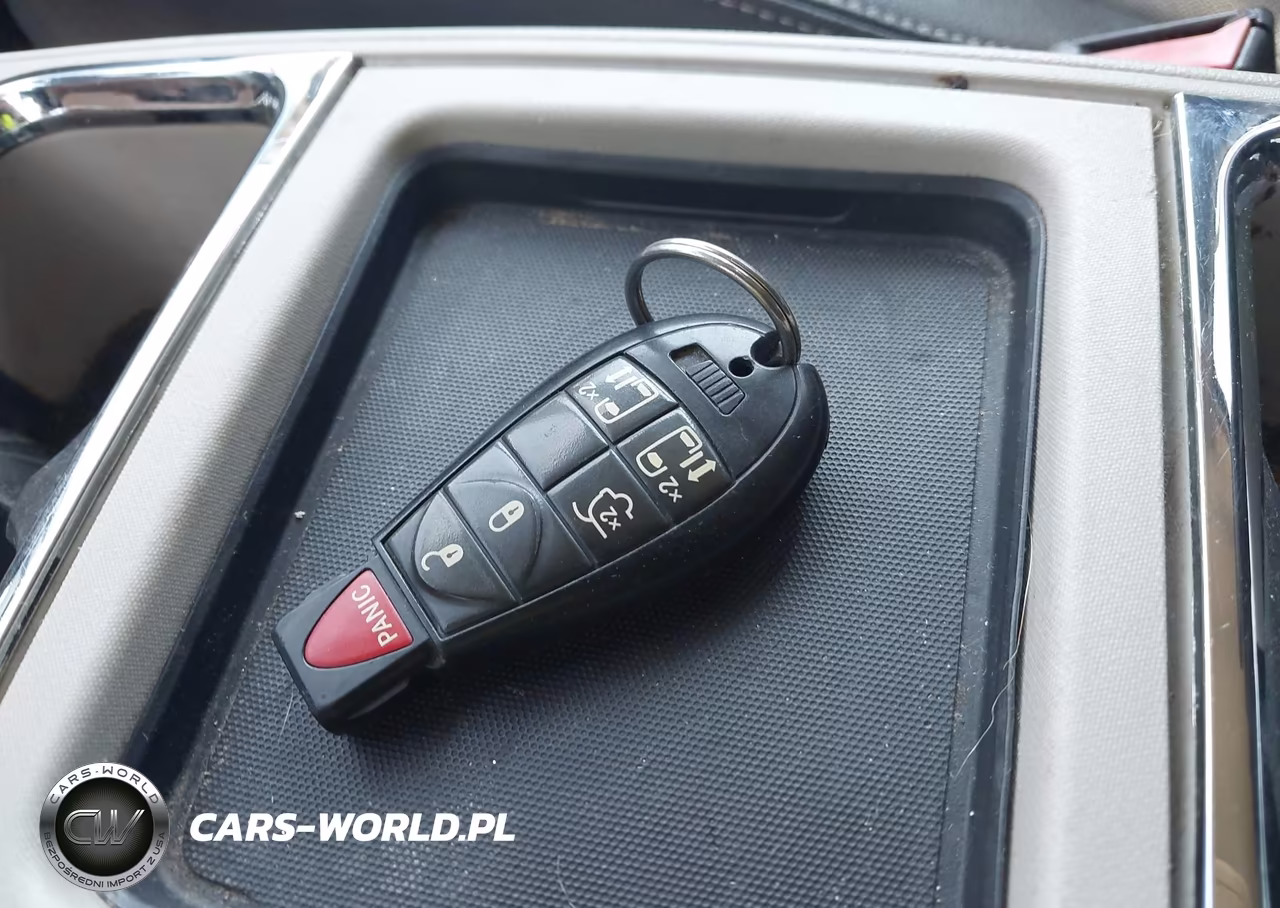 2016 Chrysler Town & Country Touring VIN:2C4RC1BG3GR289728 - 11