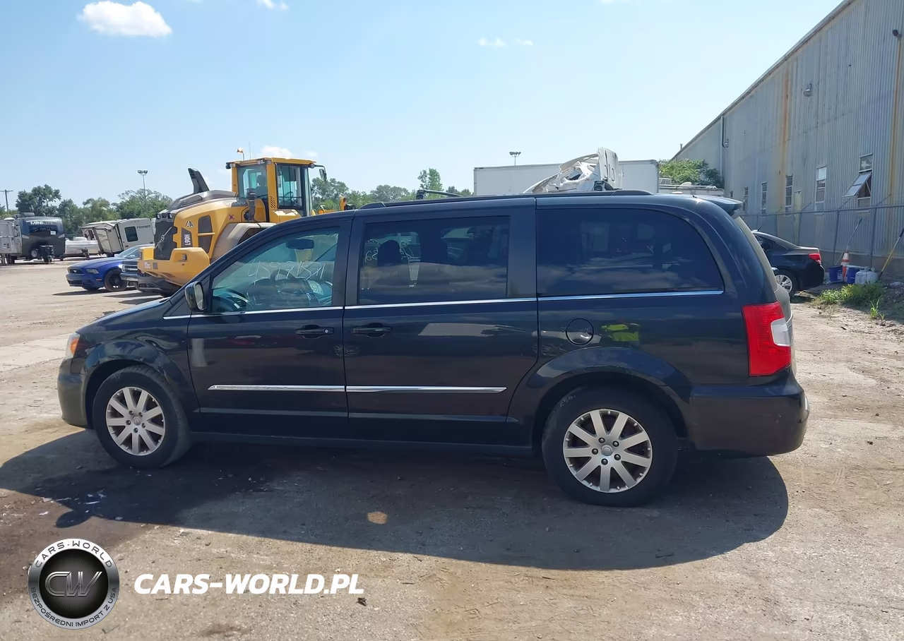2016 Chrysler Town & Country Touring VIN:2C4RC1BG3GR289728 - 14