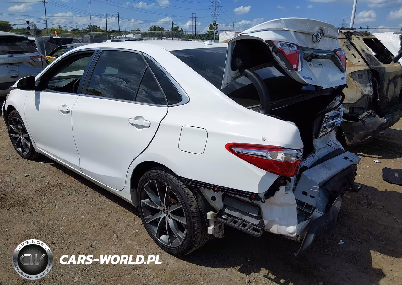 2015 Toyota Camry Xse VIN:4T1BF1FK9FU051984 - 3