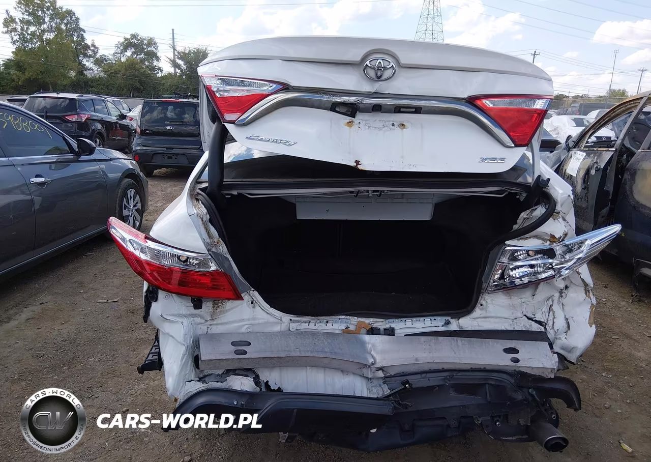 2015 Toyota Camry Xse VIN:4T1BF1FK9FU051984 - 6