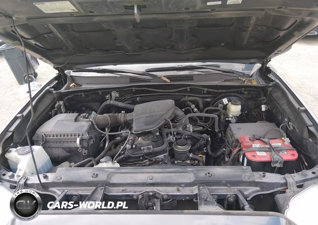 2018 Toyota Tacoma Sr VIN:5TFAX5GNXJX118838 - 10