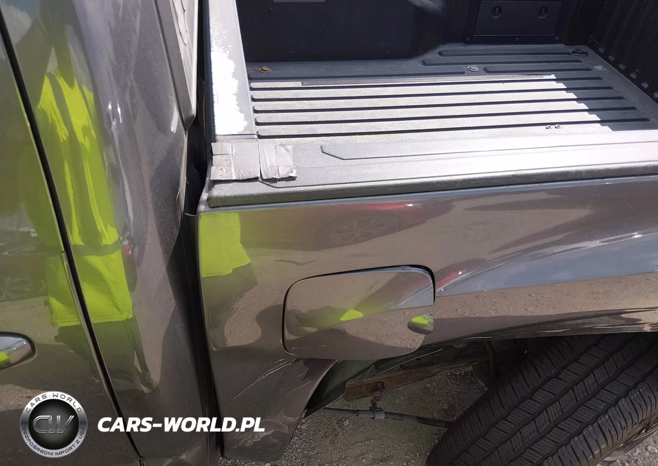2018 Toyota Tacoma Sr VIN:5TFAX5GNXJX118838 - 17