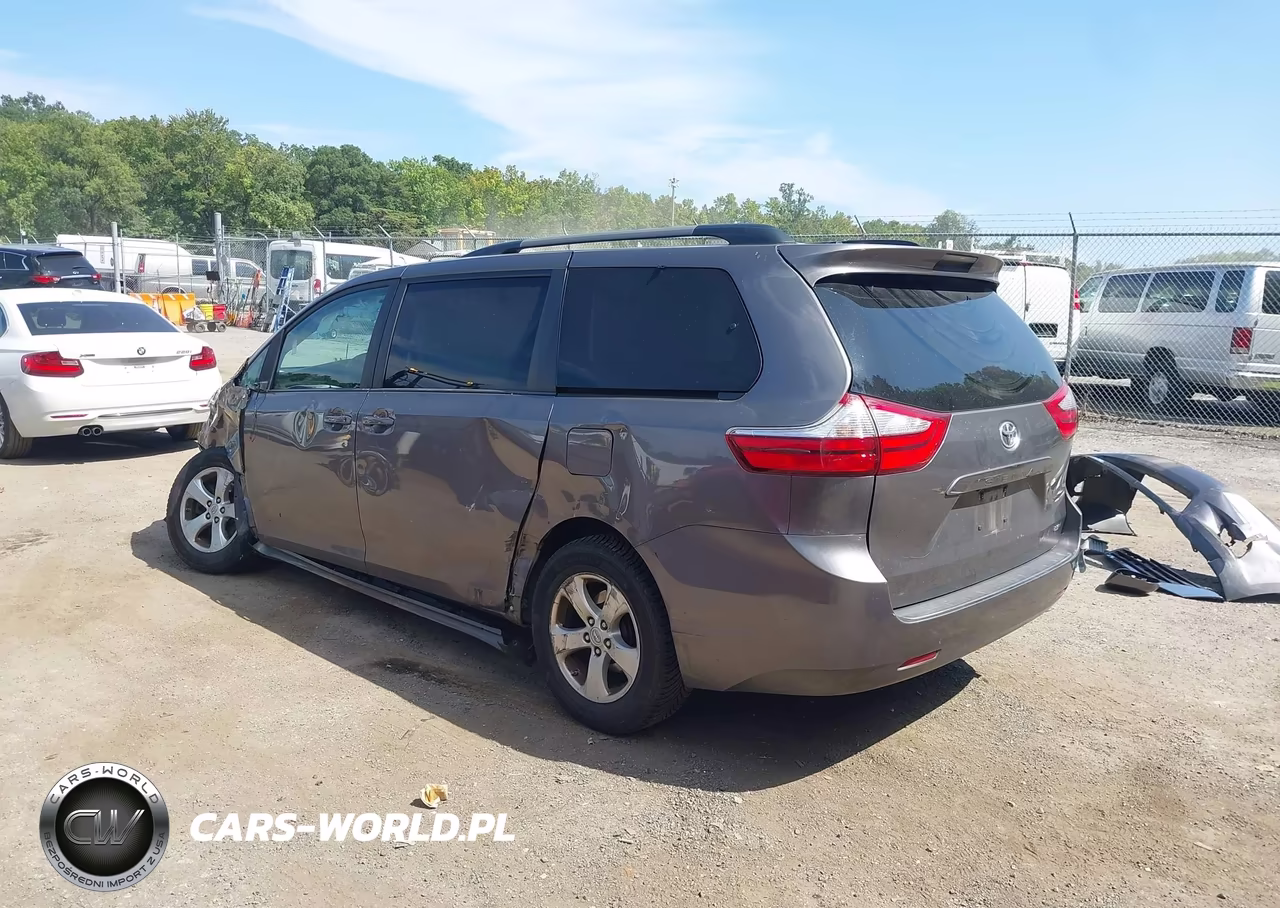2016 Toyota Sienna Le 8 Passenger VIN:5TDKK3DC1GS730743 - 3