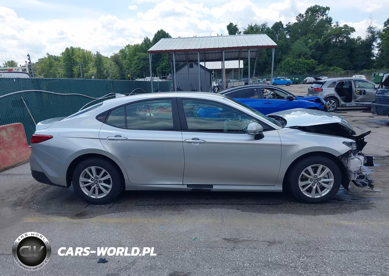 2025 Toyota Camry Le VIN:4T1DAACK9SU624694 - 14