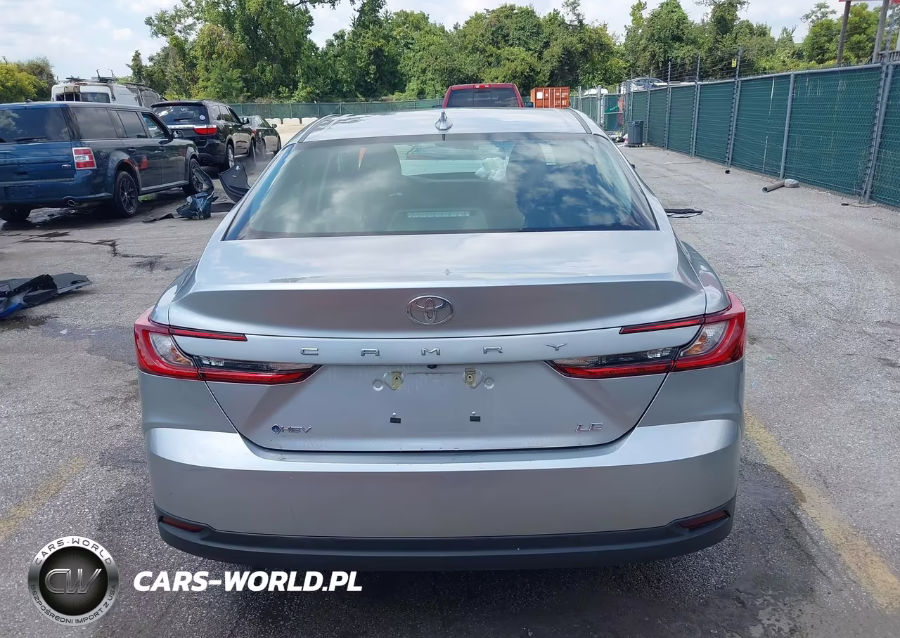 2025 Toyota Camry Le VIN:4T1DAACK9SU624694 - 17