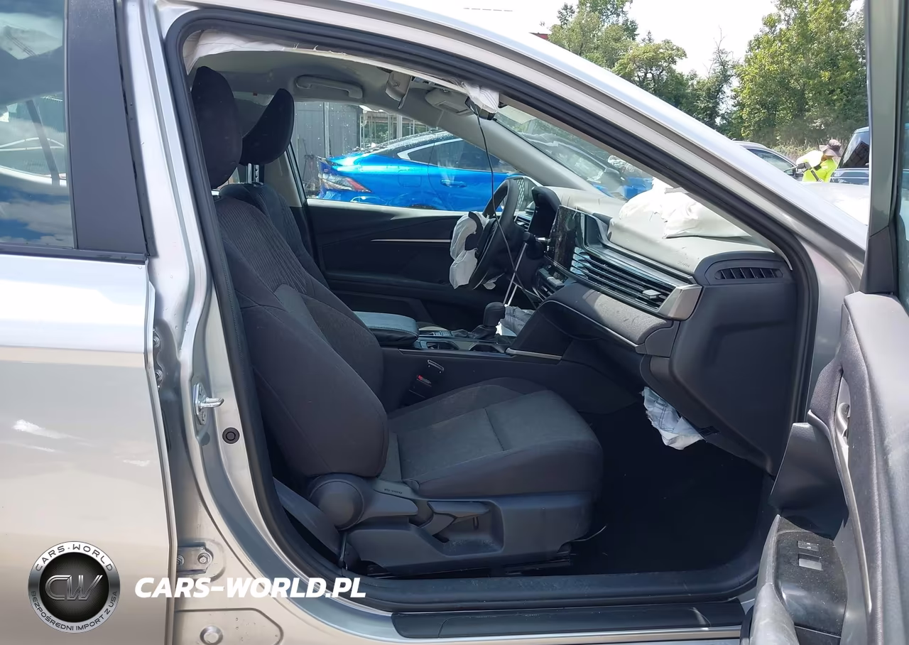 2025 Toyota Camry Le VIN:4T1DAACK9SU624694 - 5