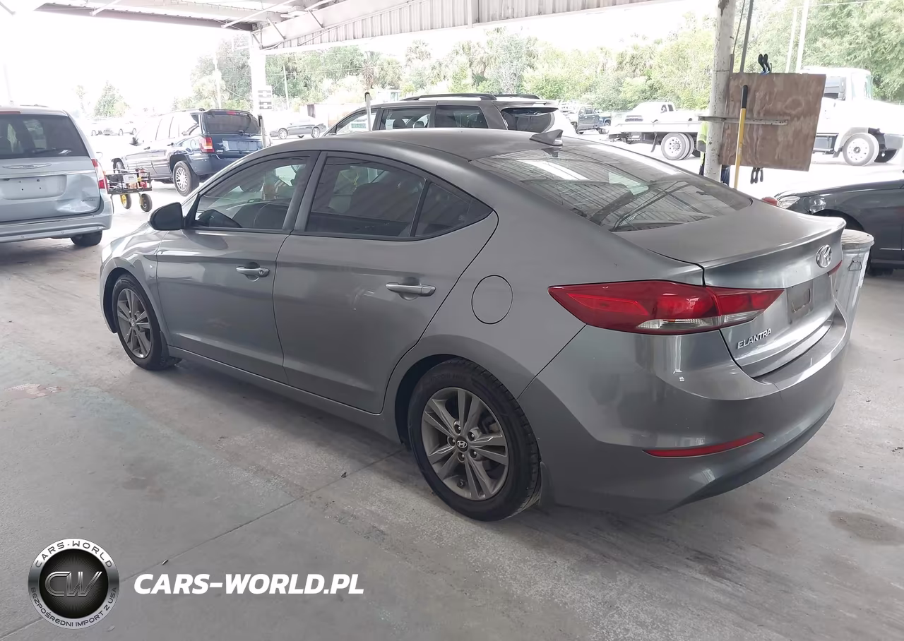 2018 Hyundai Elantra Sel VIN:5NPD84LF4JH291477 - 3
