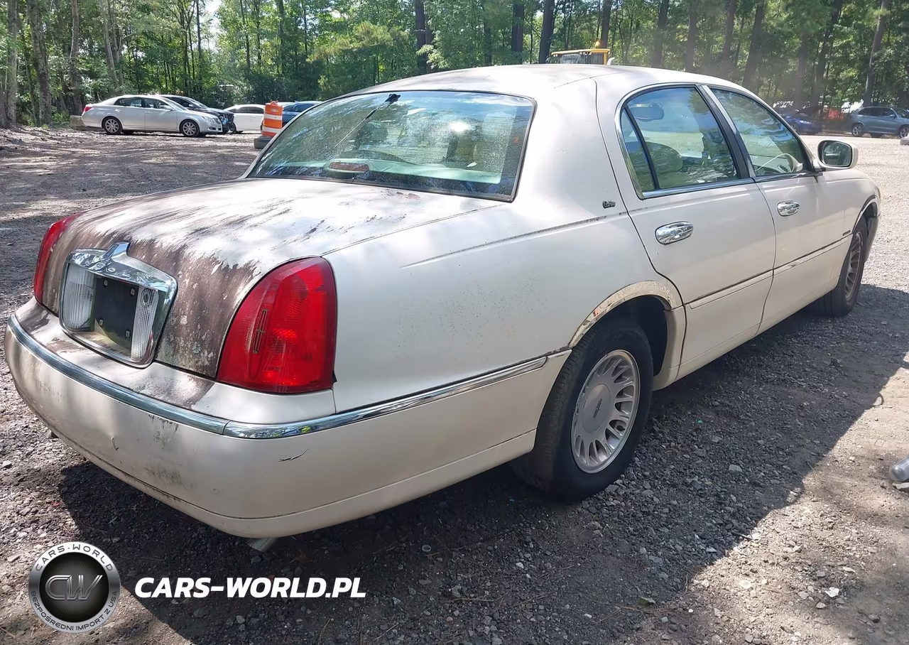 1998 Lincoln Town Car Cartier VIN:1LNFM83W5WY681906 - 4
