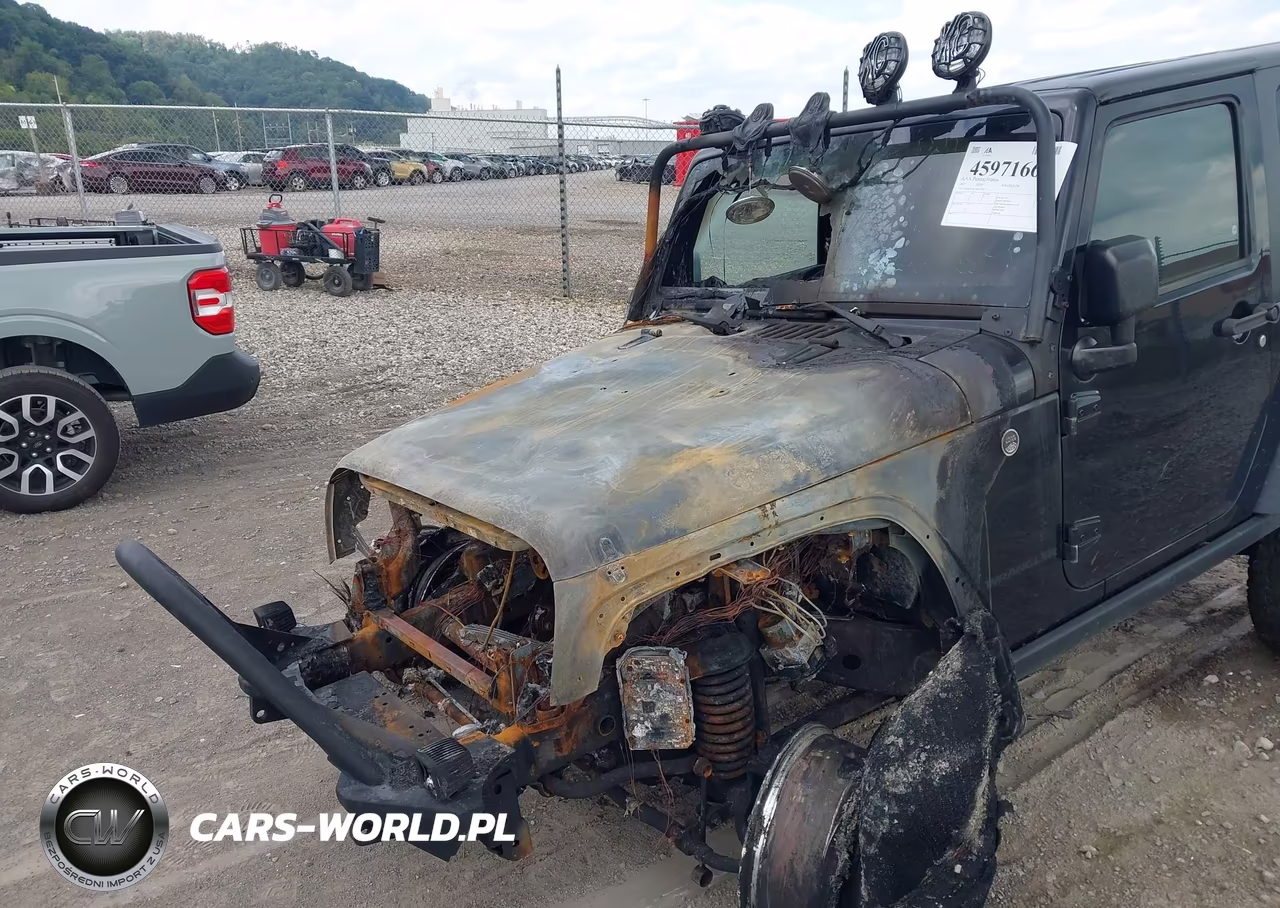 2017 Jeep Wrangler Willys Wheeler VIN:1C4AJWAG7HL553917 - 6