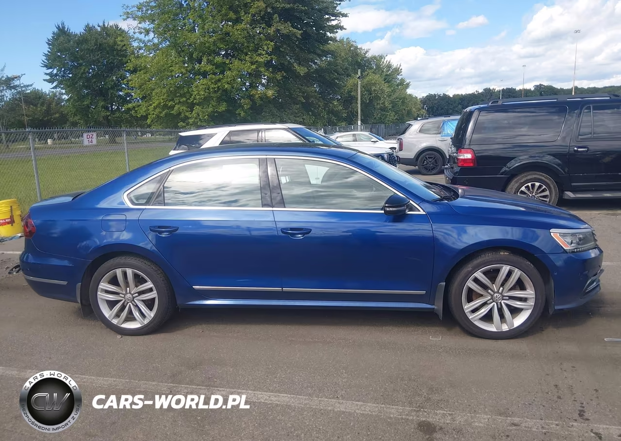 2017 Volkswagen Passat 1.8T Sel Premium VIN:1VWCT7A36HC033212 - 13