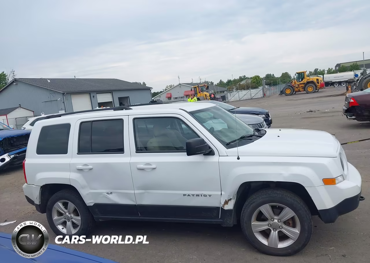 2015 Jeep Patriot Latitude VIN:1C4NJRFB6FD136392 - 13