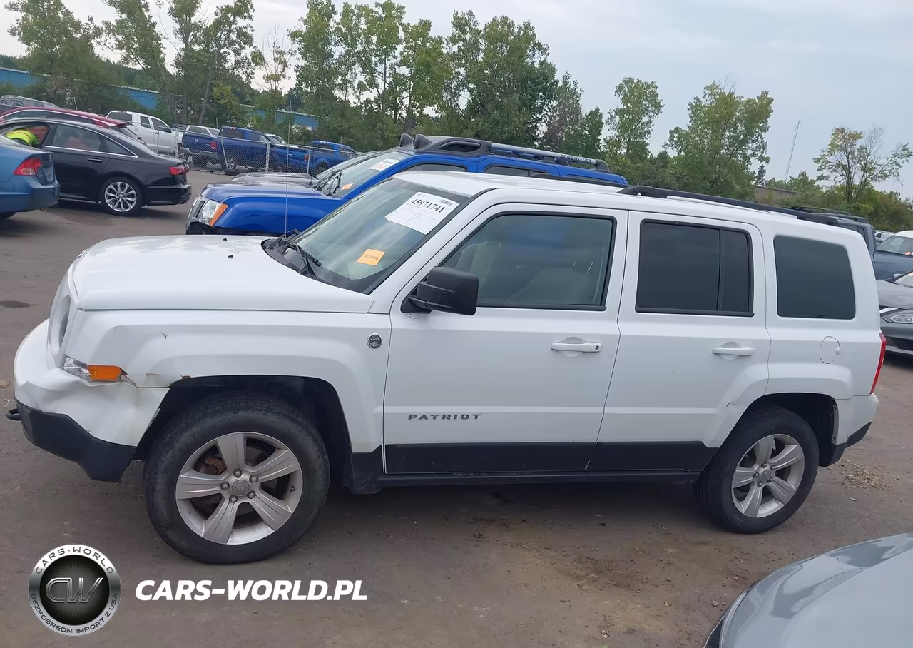 2015 Jeep Patriot Latitude VIN:1C4NJRFB6FD136392 - 14