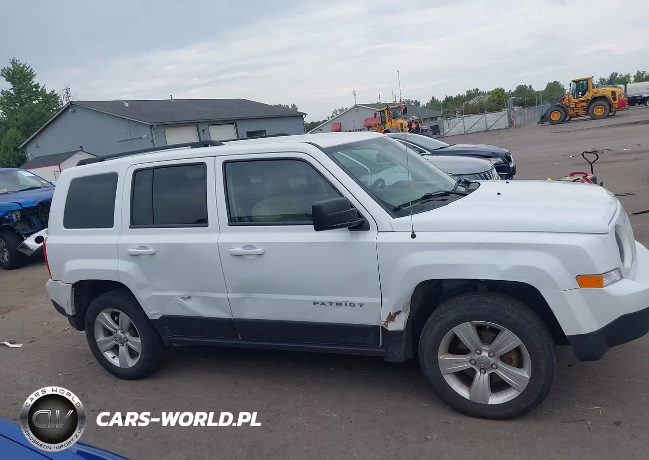 2015 Jeep Patriot Latitude VIN:1C4NJRFB6FD136392 - 6