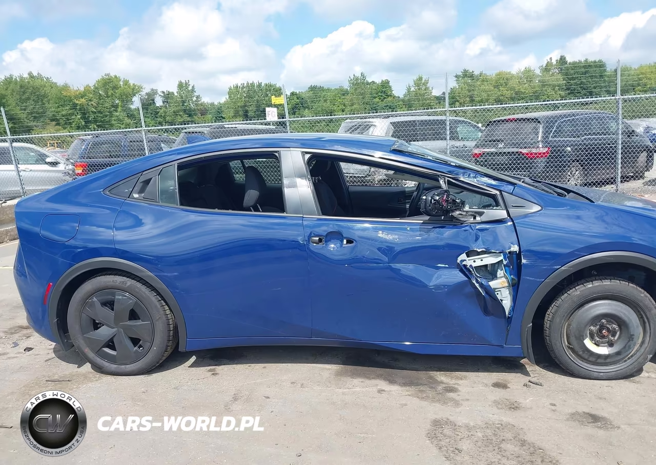 2025 Toyota Prius Plug-In Hybrid Se VIN:JTDACACU7S3051626 - 13