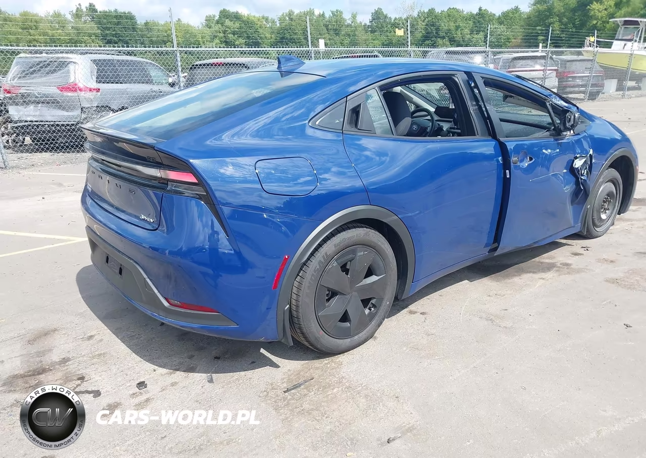 2025 Toyota Prius Plug-In Hybrid Se VIN:JTDACACU7S3051626 - 4