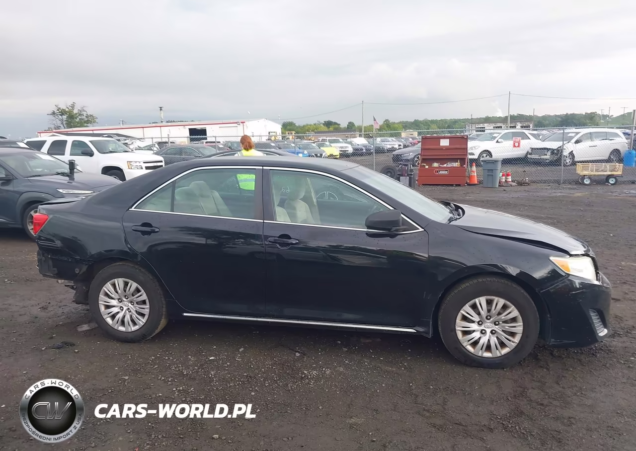 2014 Toyota Camry Le VIN:4T4BF1FK3ER375758 - 13