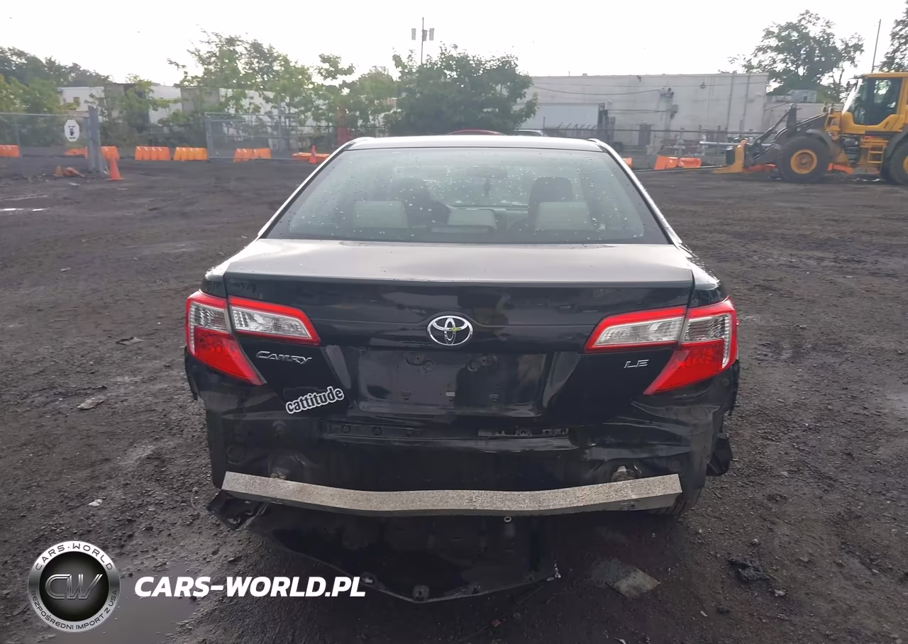 2014 Toyota Camry Le VIN:4T4BF1FK3ER375758 - 16