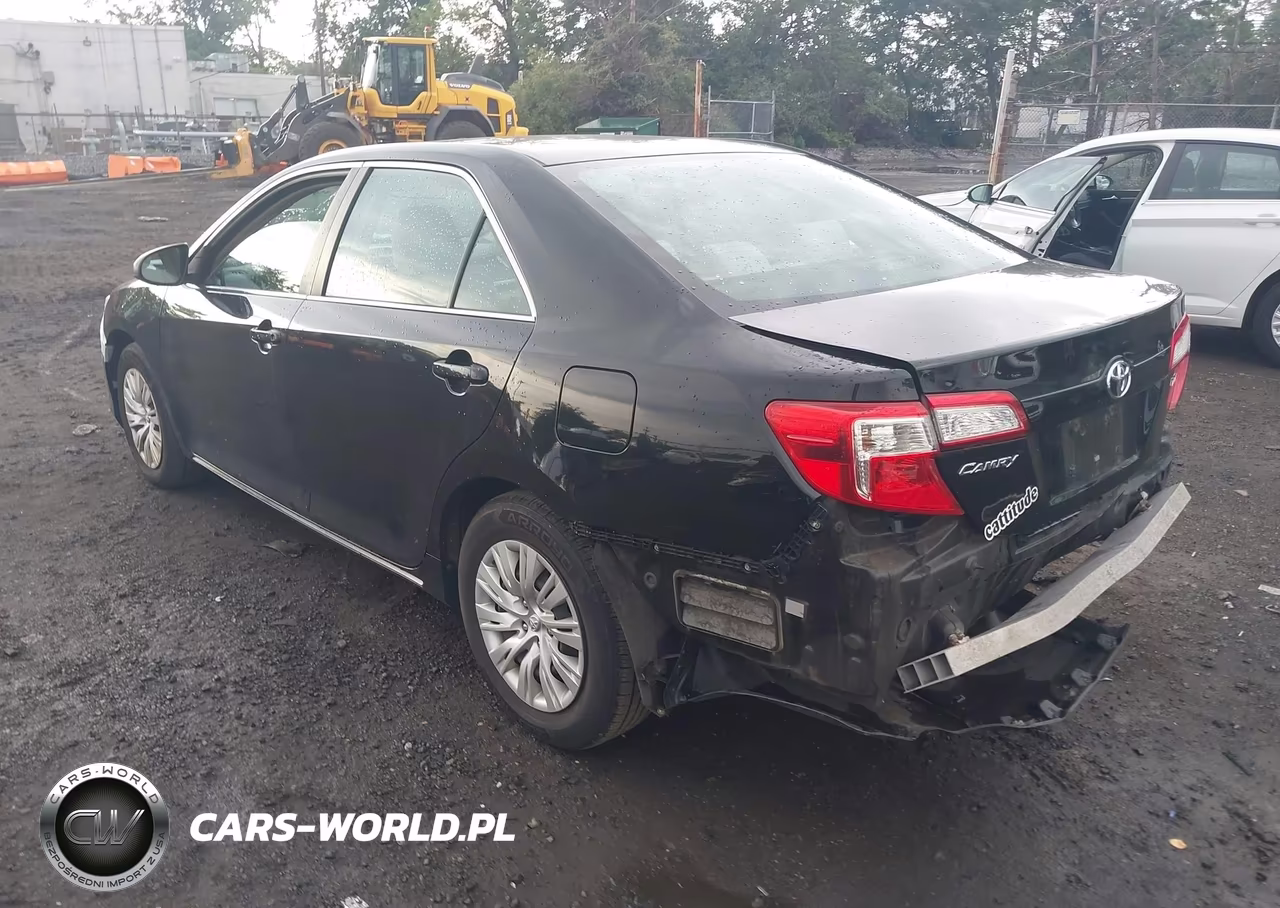 2014 Toyota Camry Le VIN:4T4BF1FK3ER375758 - 3